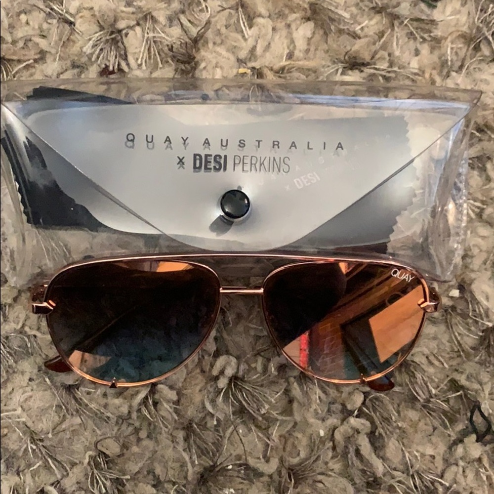 🚨SOLD🚨QUAY X DESI PERKINS SUNGLASSES